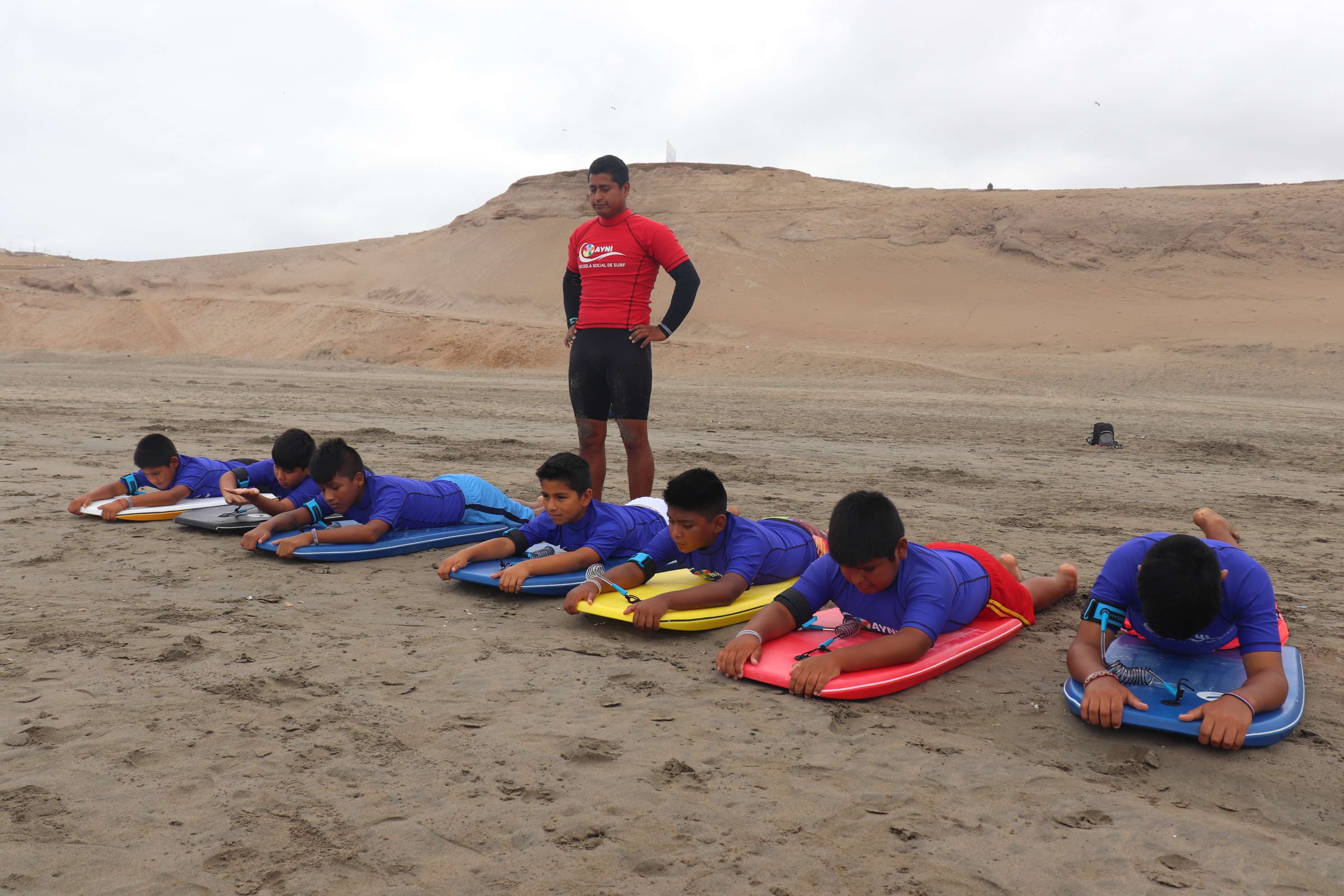 Huaura inaugura su primera escuela de tabla 