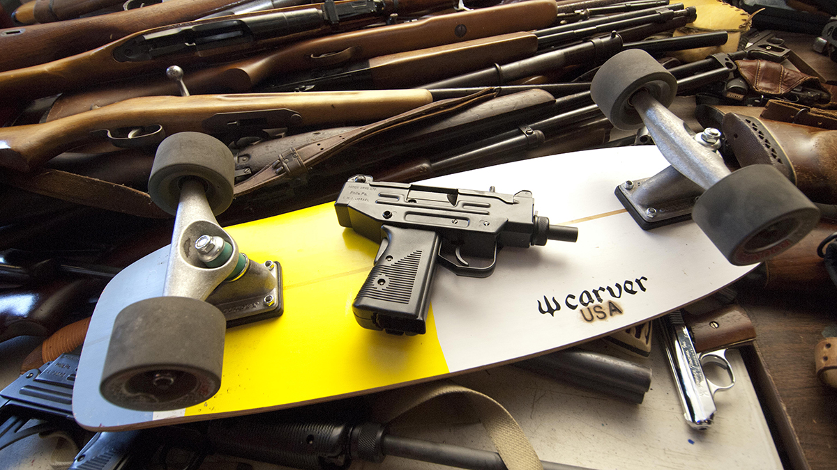 Cambian armas de fuego por Carver Skateboards  