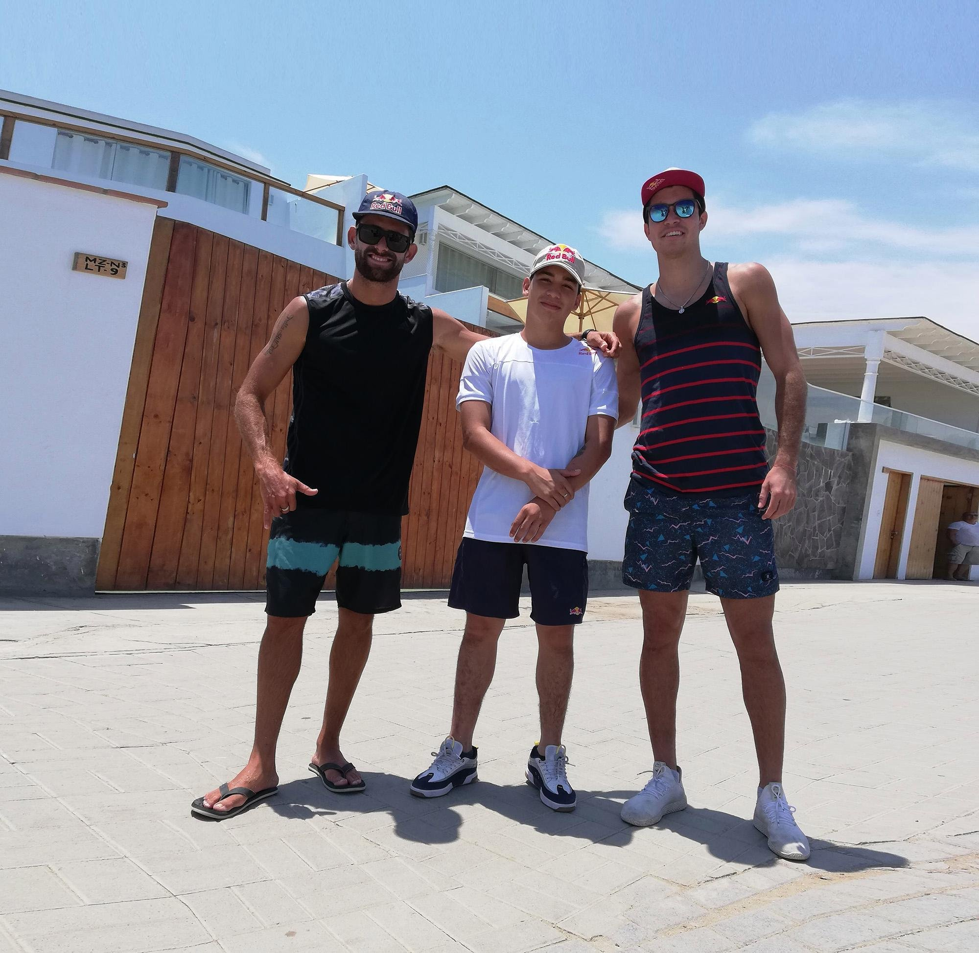 &iquest;Diego El&iacute;as y Angelo Caro corriendo olas?