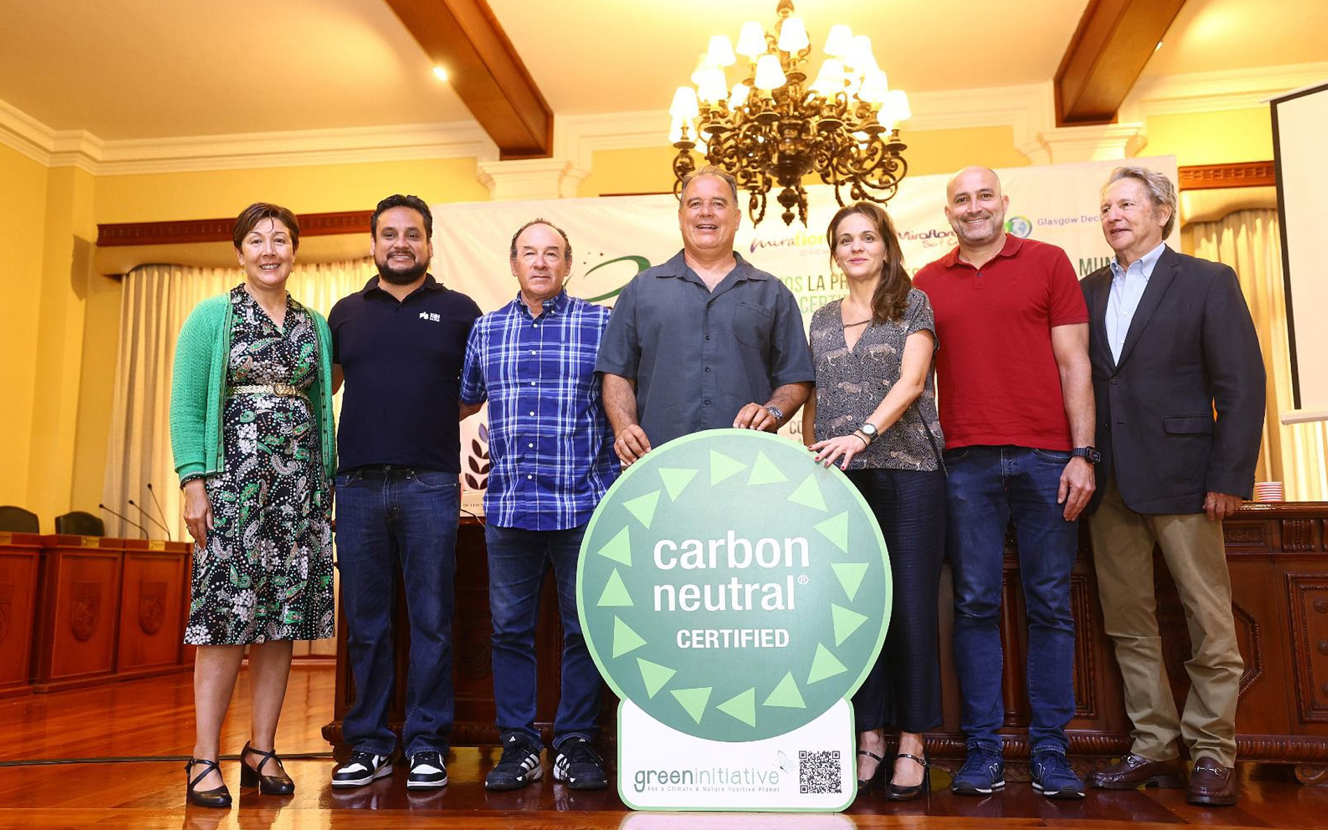 Olas Per&uacute; es la primera escuela de surf del mundo  Carbono Neutral